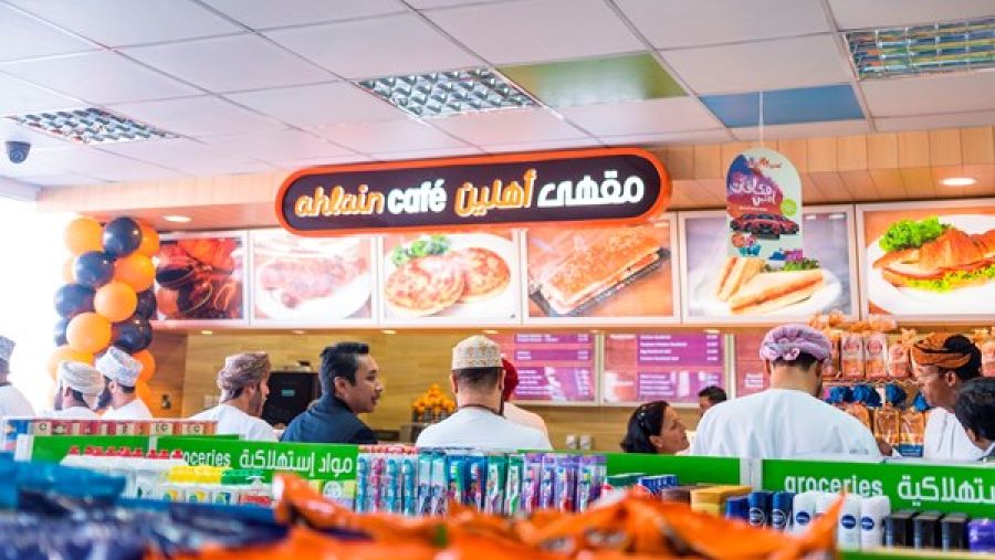 شركة النفط العُمانية للتسويق تفتتح أوّل مقاهي ’أهلين‘