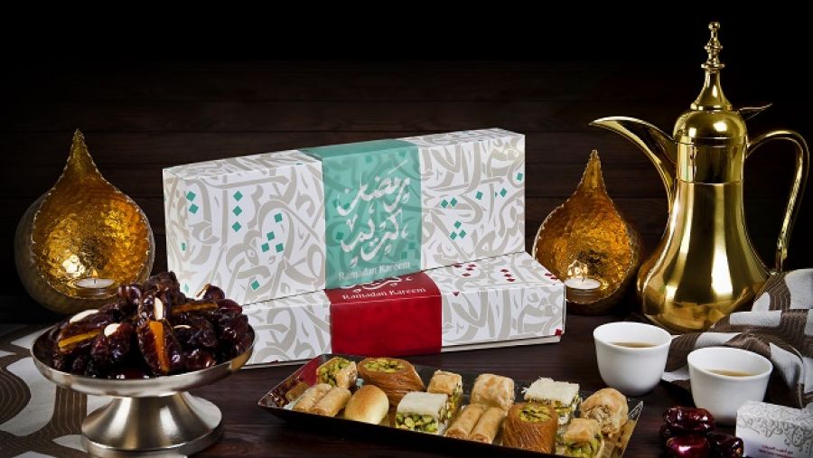 وجبات إفطار خاصة للصائمين على رحلات طيران الإمارات في رمضان.