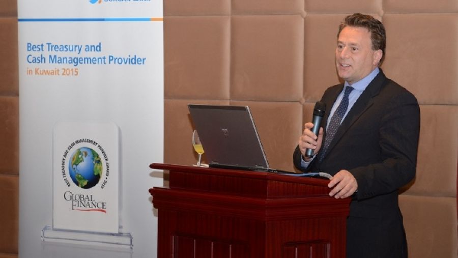 السيد بيتر فرانك، الرئيس العالمي لاستراتيجية الصرف الأجنبي لدى بانكو بيلباو فيزكايا أرجنتاريا، المجموعة المصرفية الرائدة