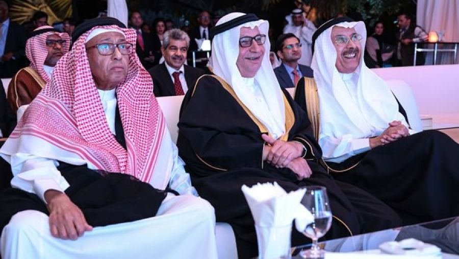 السيد غازي عبدالجواد، الدكتور خالد الفايز (الرؤساء التنفيذيون السابقون لبنك الخليج الدولي)، معالي الإستاذ حمد السياري (المحافظ السابق لمؤسسة النقد العربي السعودي)