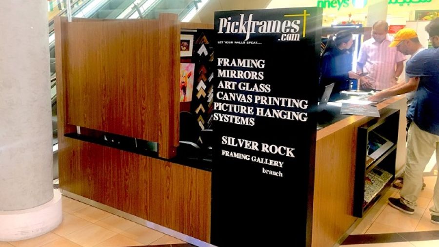 Pickframes.com، المزوّد الإلكتروني الرائد لخدمات تصميم إطارات الصور والطباعة على اللوحات القماشية 