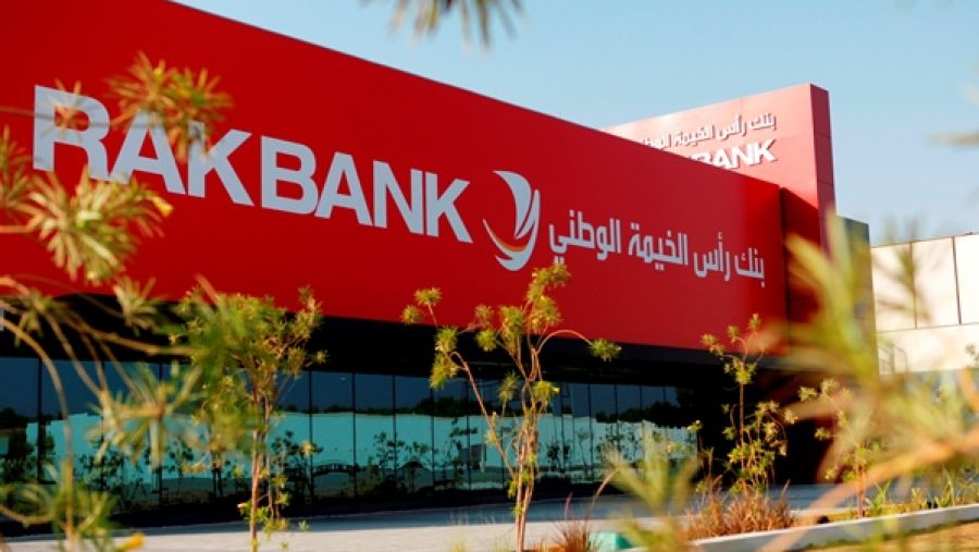 يقوم البنك بتوسيع نطاق خدمة راك سيلكت لتشمل شريحة واسعة من العملاء من خلال منحهم فرصة الحصول على مزيد من الخبرة المصرفية المخصصة مع مزايا وامتيازات جديدة.