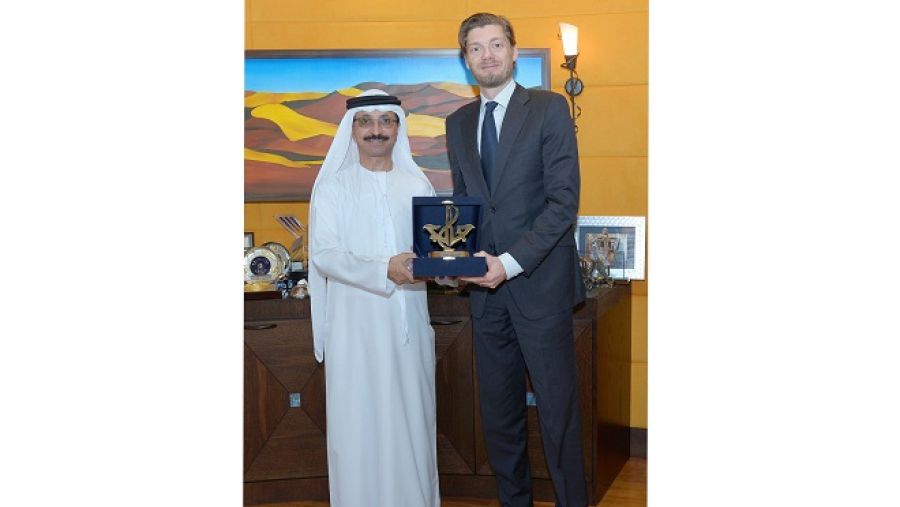 سلطان أحمد بن سليّم، مستقبلا يوهان أوغلا في مكتبه بدبي