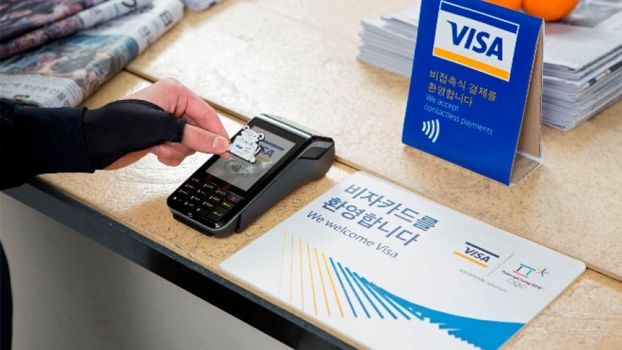 ابتكرت Visa قفازات دفع تعمل بتقنية إن إف سي (الحقل قريب المدى).
