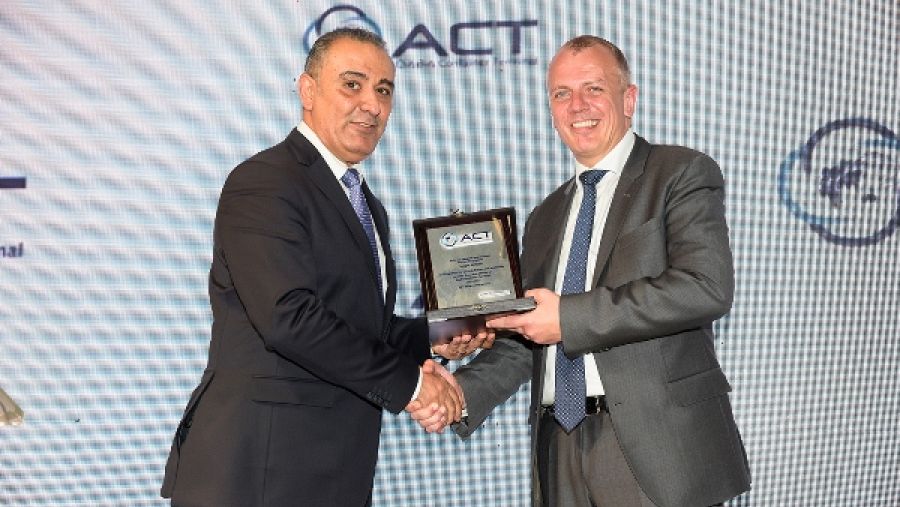 ويذكر بأن ميناء حاويات العقبة يعتبر مشروعاً مشتركاً بين شركة "إي بي إم APM" لمحطات الحاويات الدولية وشركة تطوير العقبة، وذلك بموجب اتفاقية شراكة وقعت بين الطرفين في عام 2006 وتستمر لمدة 25 عاماً.