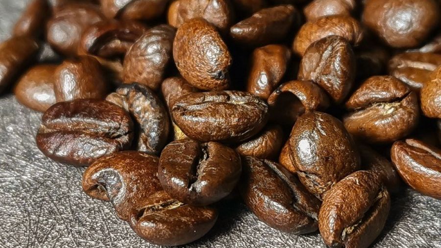 التصوير القريب بأسلوب الماكرو، وهي ميزة تمكن من التقاط لقطات قريبة للأشياء حتى إن كانت لا تبعد أكثر من 2.5 سم من العدسة.