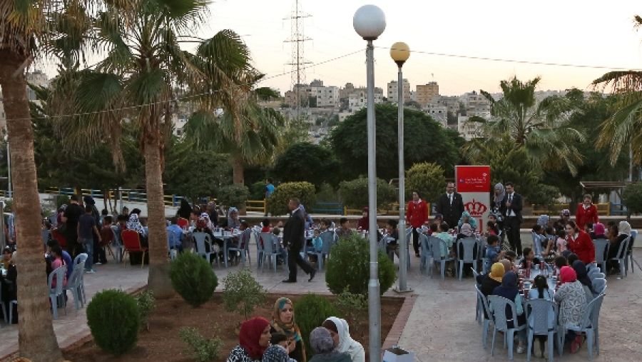 أقامت الملكية الأردنية حفل إفطار رمضاني في حدائق الملكة رانيا العبدالله التابعة لأمانة عمان الكبرى في منطقة القويسمة.