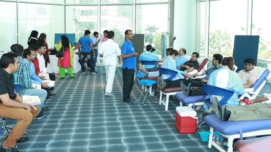 خلال حملة دبي للاستثمار للتبرع بالدم