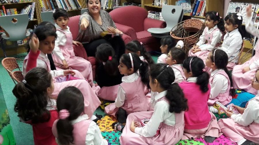 إحدى الزيارات المدرسية في إطار الحملة الوطنية للقراءة