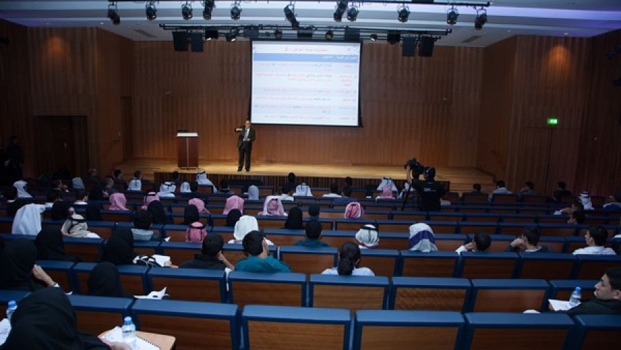 وفد رفيع المستوى من كلية طب لي هونغ تش التابعة لجامعة نانيانغ التكنولوجية يقوم بزيارة قطر بيوبنك للتعرف علي نظم تكنولوجيا المعلومات المطبقة في المركز