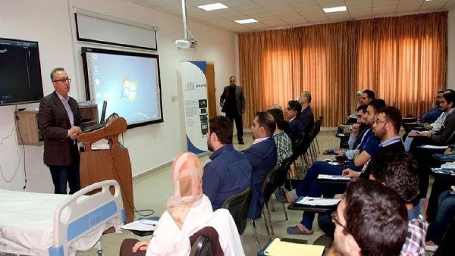 خلال الحدث