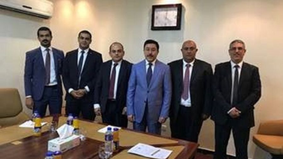 خلال الورشة تناول ممثلو شركة طلال أبوغزاله وشركة مايكروسوفت وشركة اوراكل الحديث حول أهمية الحوكمة وإدارة تقنية المعلومات وإدارة مخاطرها بالاستناد إلى المعاير العالمية