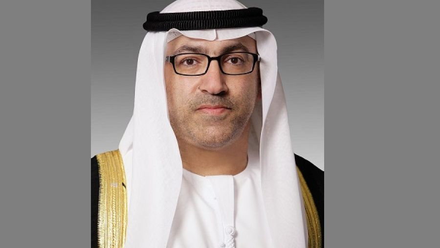 معالي عبد الرحمن بن محمد العويس، وزير الصحة.
 