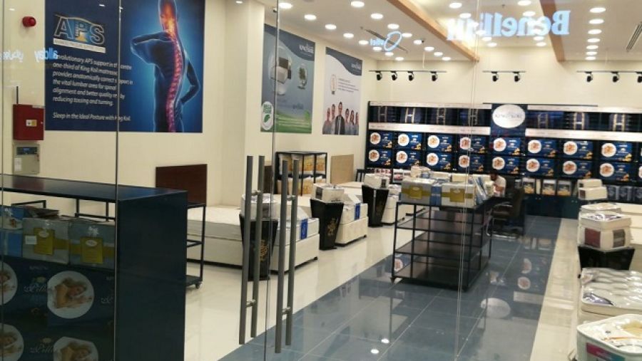 يتميز متجر كينج كويل الجديد بمفهوم متاجر الخصومات، حيث يمكن للعملاء الاستفادة من عروض وخصومات جذابة على مجموعة مختارة من منتجات كينج كويل.