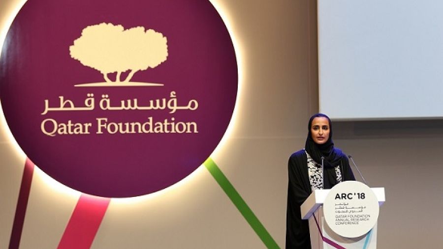 الشيخة هند تعطي ملاحظات افتتاحية للجمهور المحلي والعالمي.