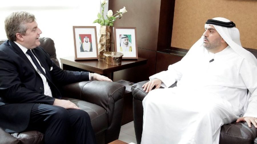 وكيل وزارة الصحة يحث مع السفير الفرنسي تعزيز التعاون الصحي