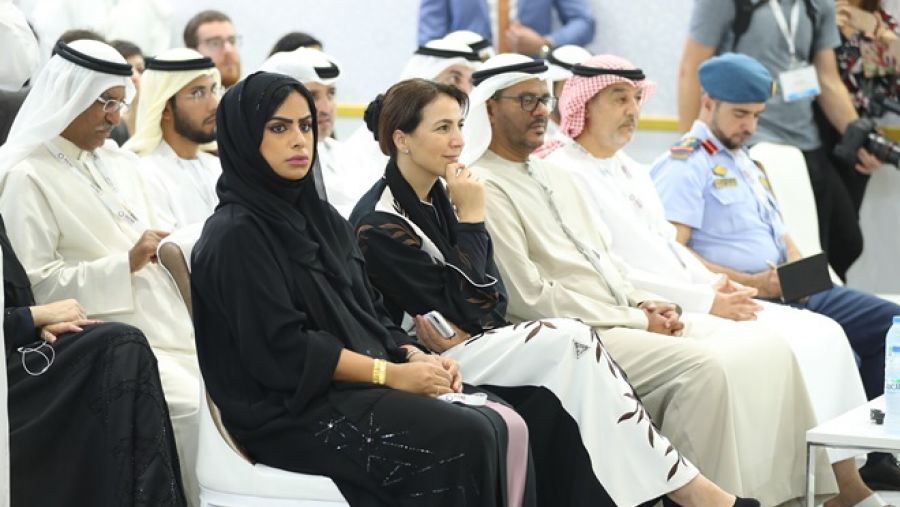 خلال الجلسة الحوارية
