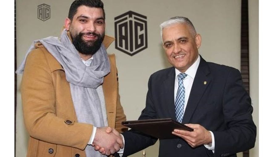 أشاد مدير المعرض، الرسام الأردني عثمان شهاب، بحرص ملتقى أبوغزاله على رعاية المواهب الشابة والإبداعات الوطنية المغمورة والتي لا تجد لها حاضنة ثقافية مهتمة في موهبتها، كما يفعل ملتقى طلال أبوغزاله المعرفي.