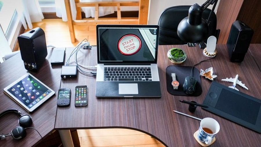 تزايد عدد مستخدمي الإنترنت بشكل يومي. واستناداً إلى إحصائية "Internet World Stats" التي جرت في مارس 2017، بلغ عدد الأشخاص المتصلين بالإنترنت 7.3 مليار في جميع أنحاء العالم.