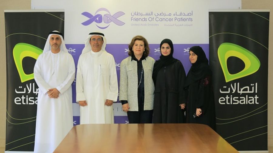 تم توقيع الاتفاقية بحضور كل من عبدالعزيز تريم، مدير عام "اتصالات" في المناطق الشمالية، مستشار الرئيس التنفيذي، وسوسن جعفر، رئيس مجلس إدارة "جمعية أصدقاء مرضى السرطان".