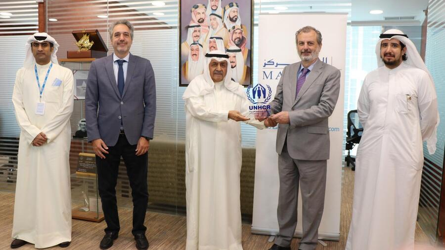 "المركز" يدعم الأسر اللاجئة بالتعاون مع المفوضية السامية للأمم المتحدة لشؤون اللاجئين