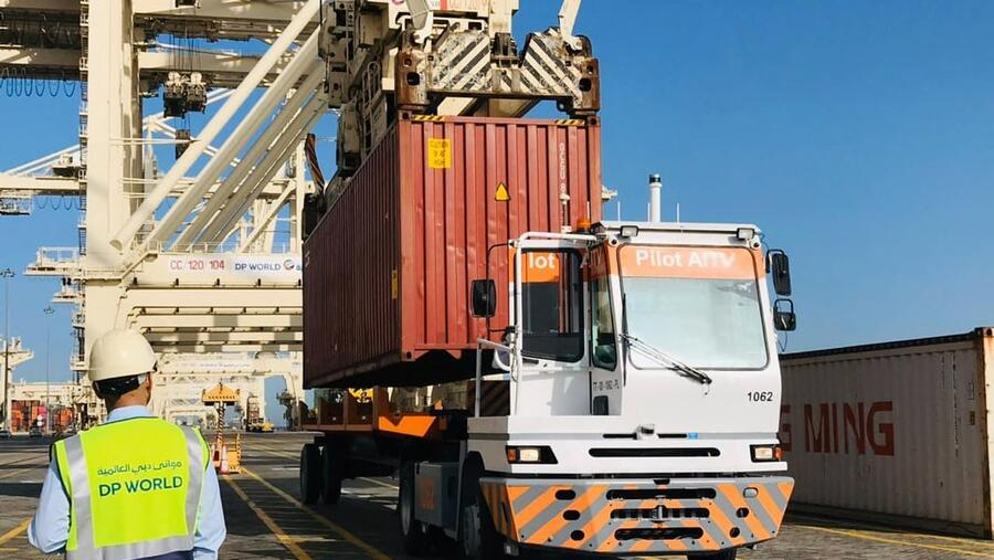 موانئ دبي العالمية – إقليم الامارات توقع اتفاقية مع ديجي ورلد لتزويد ميناء جبل علي بمركبات ذاتية القيادة تعزز من الكفاءة التشغيلية