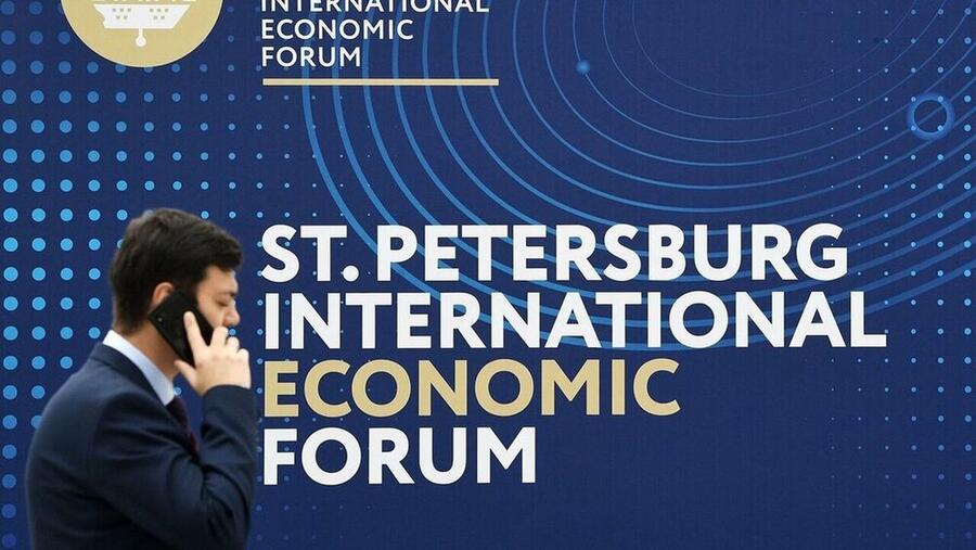  اتفاقيات مؤسسة قطر في منتدى سانت بطرسبرغ الاقتصادي الدولي 2021 ترتكز على التعليم، البحوث التطوير الابتكار، والتعاون الثقافي