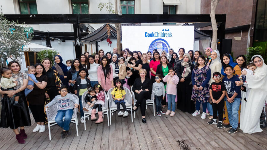 مستشفى كوك تشلدرنز للأطفال يستضيف حفل مامي بلوجر السنوي في نسخته الثالثة