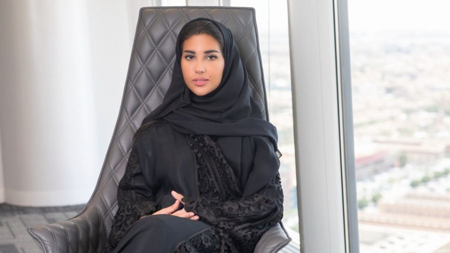 إسراء البوطي أول امرأة سعودية تصبح شريكة في EY