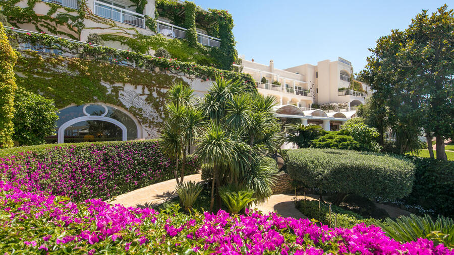 "كابري بالاس" يستقبل زواره للمرة الأولى تحت مظلة "مجموعة جميرا" في مدينة أناكابري الإيطالية الساحرة