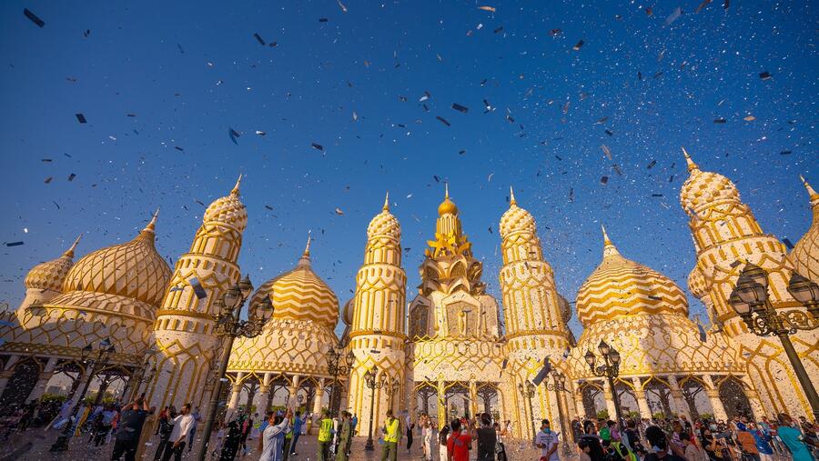 القرية العالمية تطبق أعلى المعايير العالمية في إجراءات التعقيم خلال الموسم 25 بالشراكة مع شيلدمي