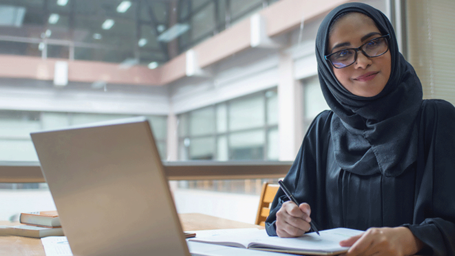 "دبي للسياحة" توفّر  مجموعة من الدورات التدريبية  عبر الإنترنت لموظفيها لاكتساب مهارات جديدة 