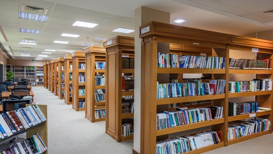  مكتبة المعهد