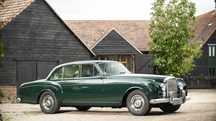 سيارة Bentley S2 Continental Flying Spur