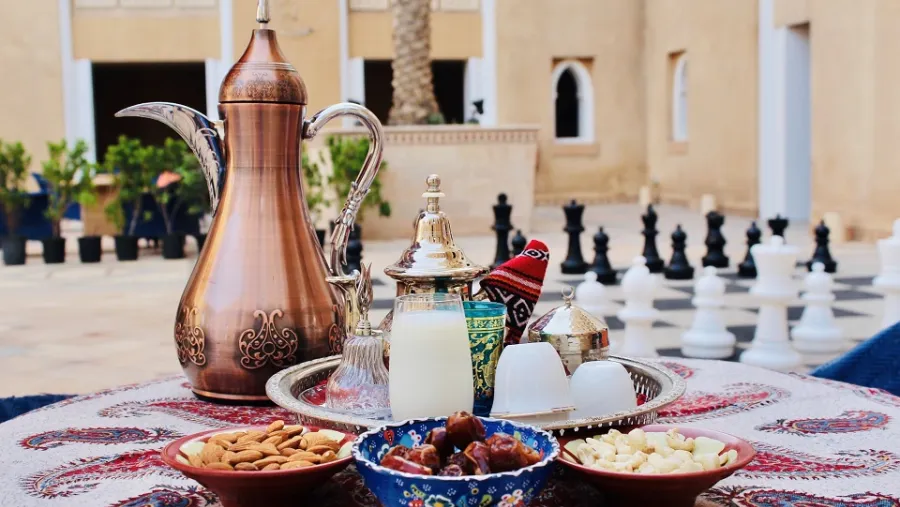 تعد قاعة الطعام الخارجية وجهة مثالية لتناول وجبة الإفطار، السحور، الحفلات الخاصة والاستفادة من الخصومات التي يقدمها الفندق خلال الشهر الكريم. 