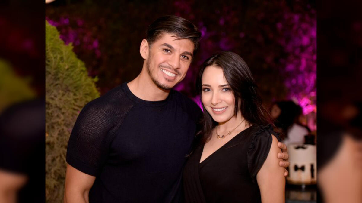 Egyptian singer Sandy announced her separation from husband Hazem Kettanah after one year of marriage.