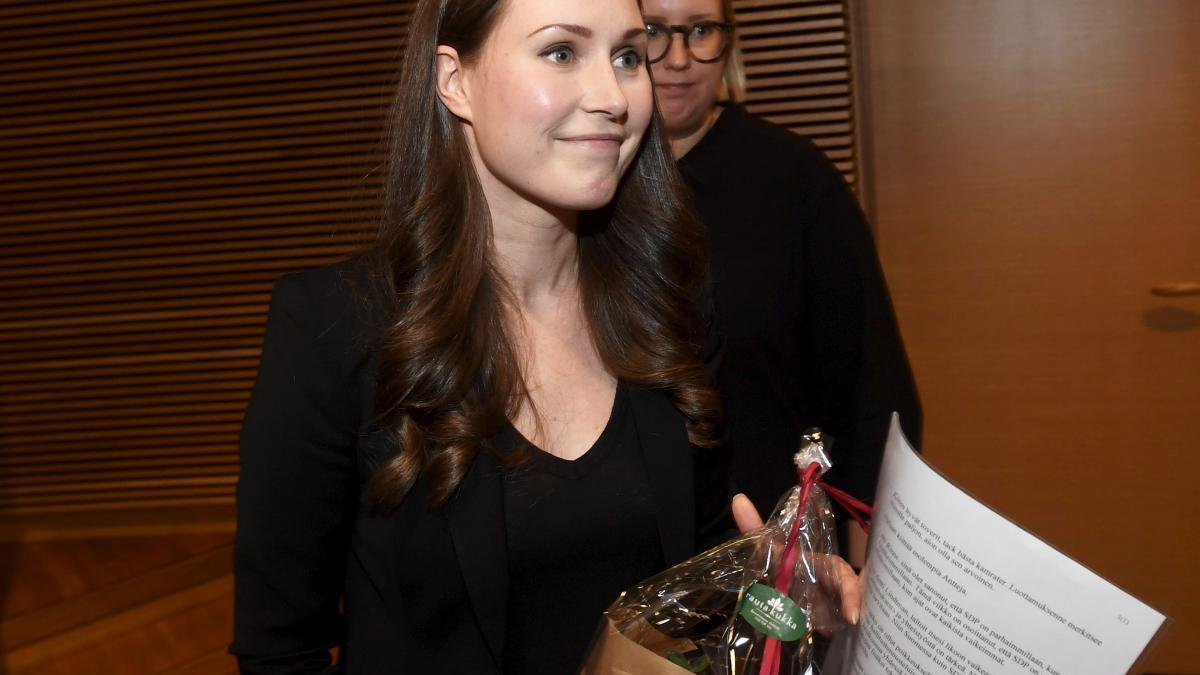 ديسمبر: تصدر نبأ اختيار الحزب الاشتراكي الديمقراطي الحاكم في فنلندا وزيرة النقل سانا مارين البالغة 34 عامًا، لتشغل منصب رئيس الوزراء في خطوة تجعلها أصغر رئيس حكومة في تاريخ بلادها والعالم.