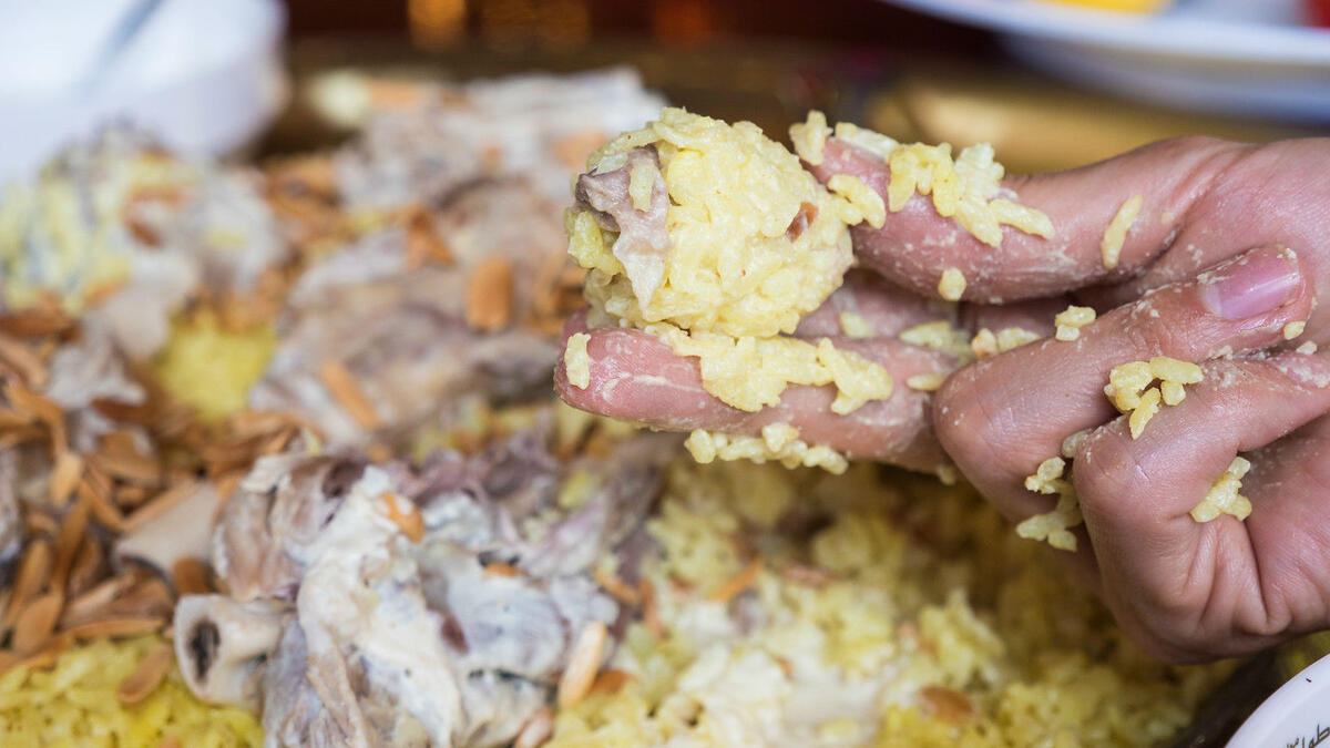 في تشيلي لا تأكل أي شيء بيدك: لأن السلوكيات الحسنة ضرورية في هذا البلد.