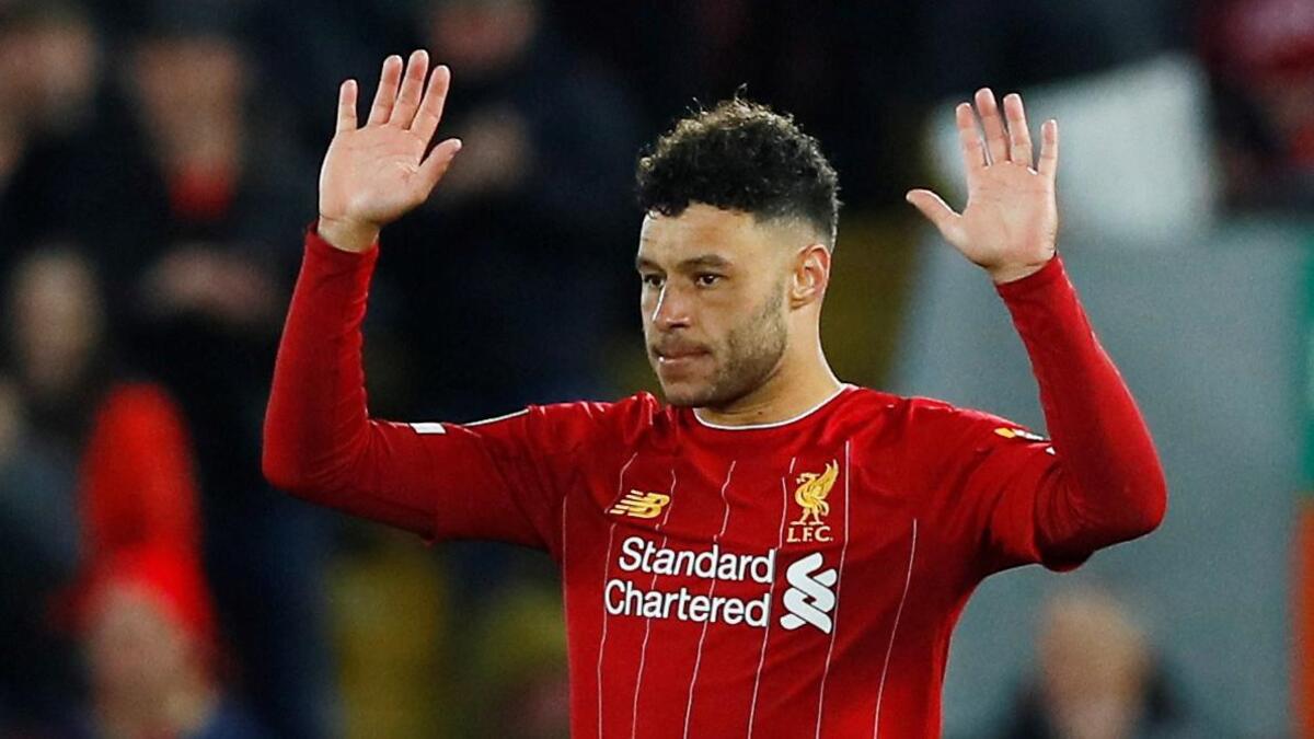 المركز السادس: أليكس أوكسلايد تشايمبرلين ويتقاضى 120 ألف جنيه أسبوعياً و6.24 مليون جنيه سنوياً