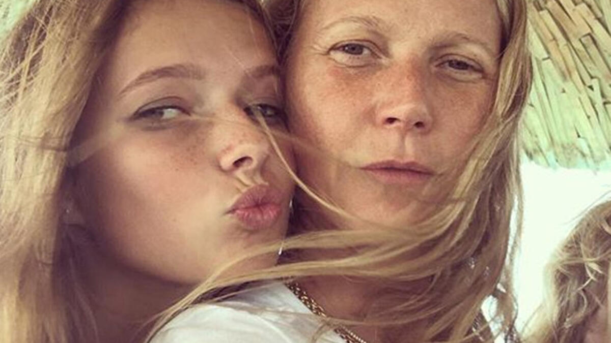 اختارت الممثلة الأمريكية "جوينيث بالترو" اسم Apple والتي تعني "تفاحة" لابنتها التي ولدت في شهر مايو من عام 2004.