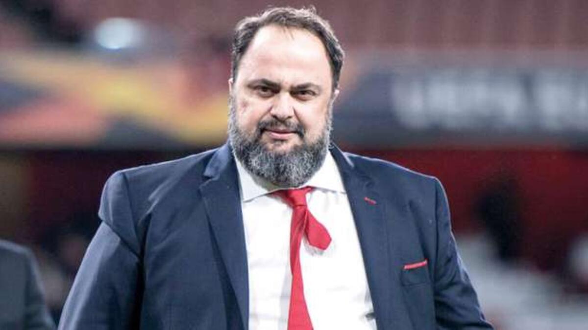 كرة قدم: مالك نادي "أولومبياكوس" اليوناني "إيفانغيلوس ماريناكيس".