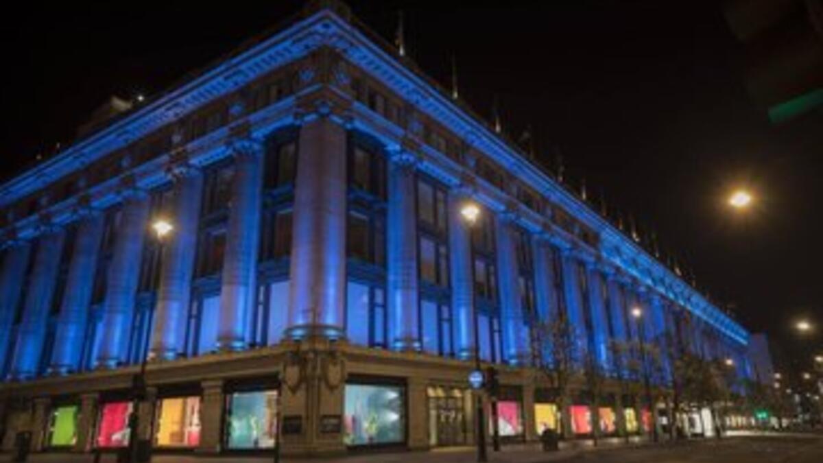 UK Landmarks in Blue to Support its NHS Staff Battling Coronavirus Al