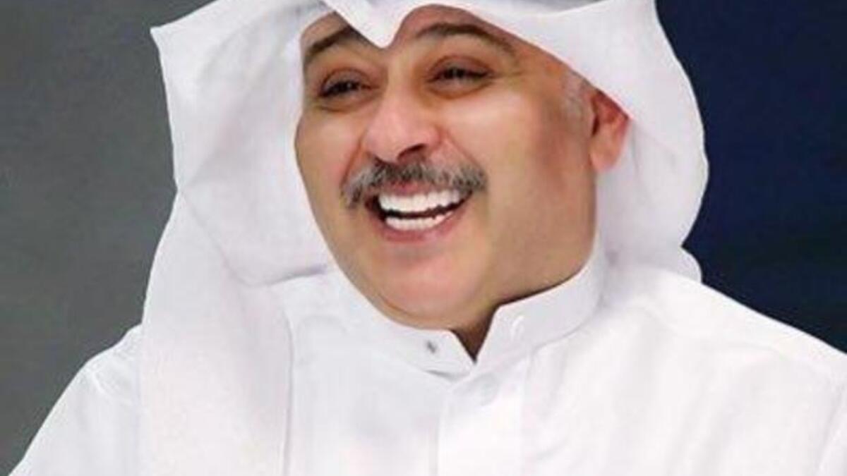 الفنان الكويتي حسين البلام يمضي وقته في العاصمة السعودية الرياض، طالبًا من أهل الكويت الالتزام بالحجر المنزلي كي يتمكن من العودة الى بلاده.