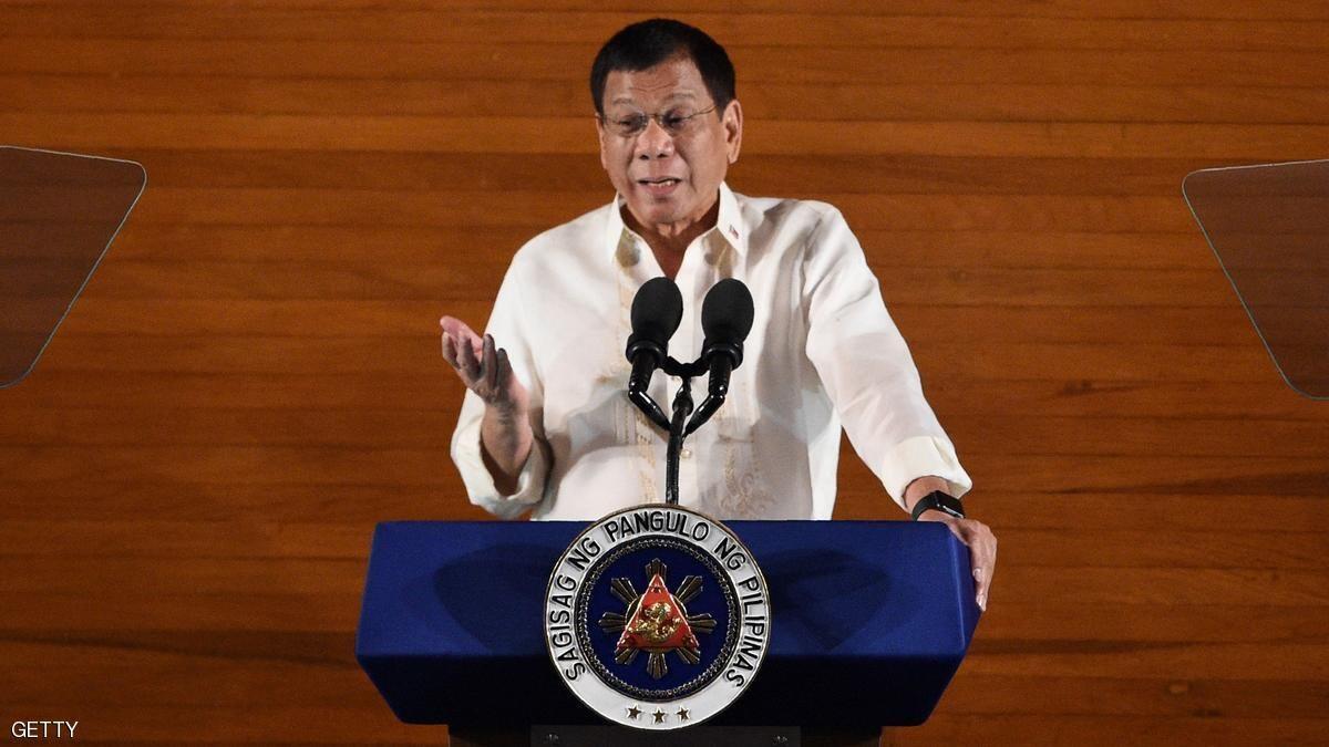 الرئيس الفلبيني رودريغو دوتيرتي: قال في مؤتمر صحفي في 2 أبريل الجاري"لا تحاولوا إخافة الحكومة، لا تتحدوا الحكومة، ستخسرون، وبدلًا من التسبب في مشاكل، سوف أدفنك".