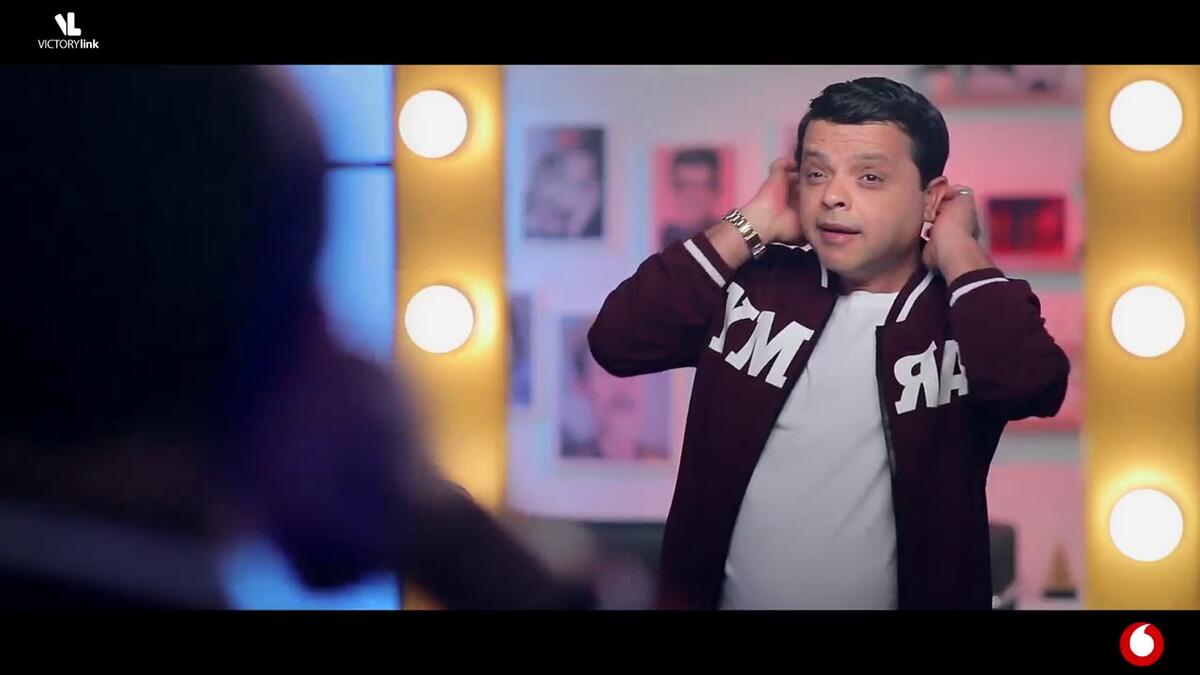 النجم محمد هنيدي حصل على 500 ألف جنيه 31 ألف دولار أمريكي.