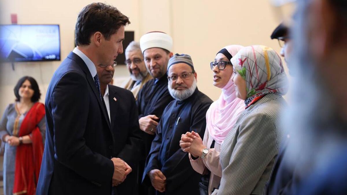 في أعقاب مجزرة مسجدي مدينة كرايست تشيرش في نيوزيلندا، استشهد رئيس الوزراء الكندي "جاستن ترودو" بالآية 63 من سورة الفرقان: "وعباد الرَّحْمَنِ الذين يمشون على الأرض هونًا وَإِذَا خَاطَبَهُمُ الجاهلون قَالُواْ سلامًا"، في خطاب له أمام برلمان بلاده معزيًا أهالي الضحايا.