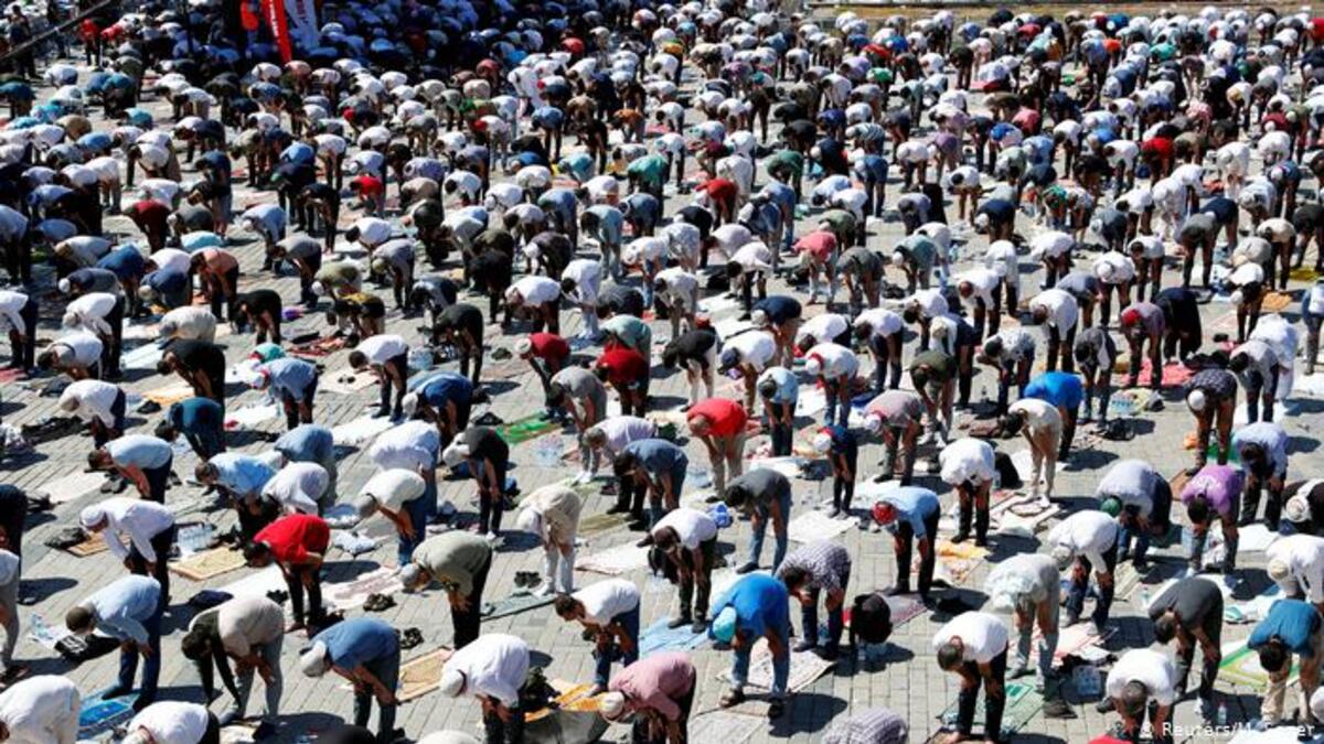 سورة الفتح: تلا الشيخ الحافظ فروح مشتوار سورة الفتح في أول صلاة جمعة تخليدًا لذكرى غزو إسطنبول.