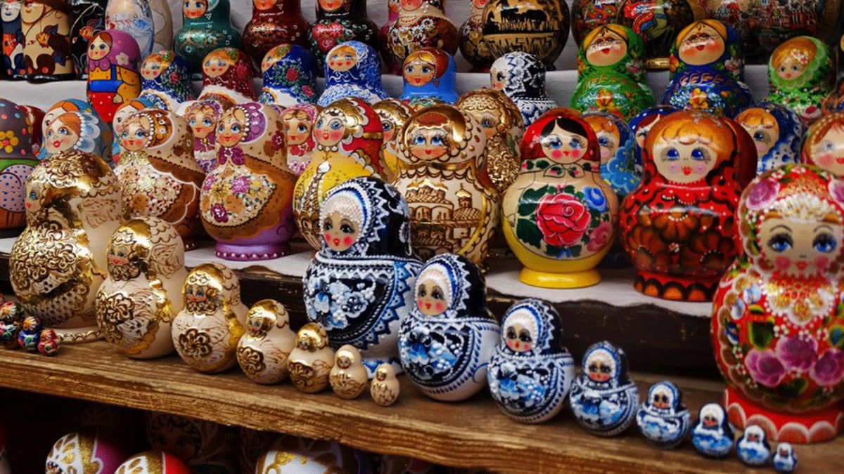 سوق Izmailovsky في موسكو – روسيا