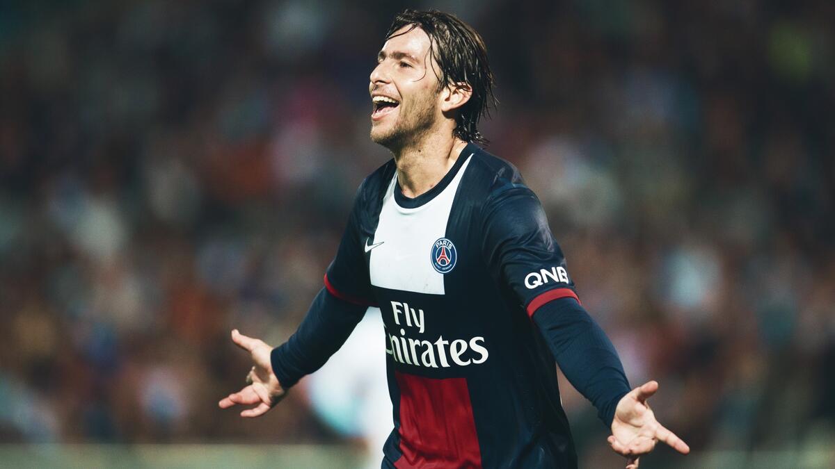 ماكسويل (37 لقباً)