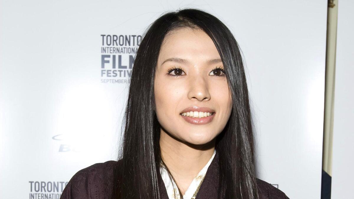 ساي أشينا: في 14 سبتمبر 2020، أقدمت الممثلة اليابانية "ساي أشينا" على الانتحار عن عمر ناهز الـ36 عامًا، حيث فارقت الحياة في منزلها الواقع بمدينة طوكيو.